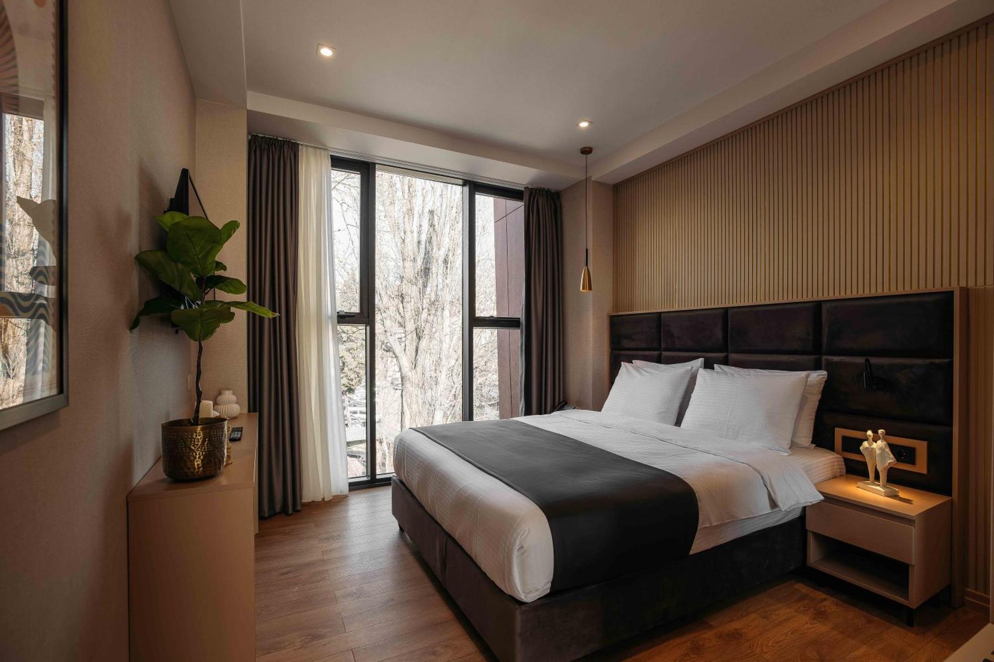 Hotel Monday By Dnt Group Tbilisi Ngoại thất bức ảnh