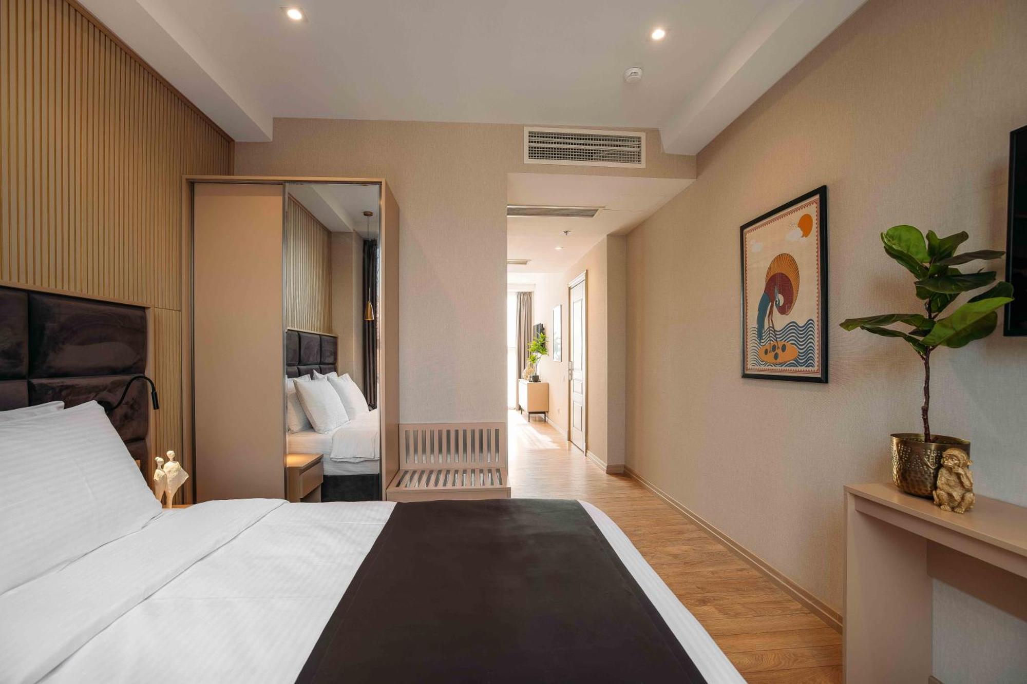 Hotel Monday By Dnt Group Tbilisi Ngoại thất bức ảnh