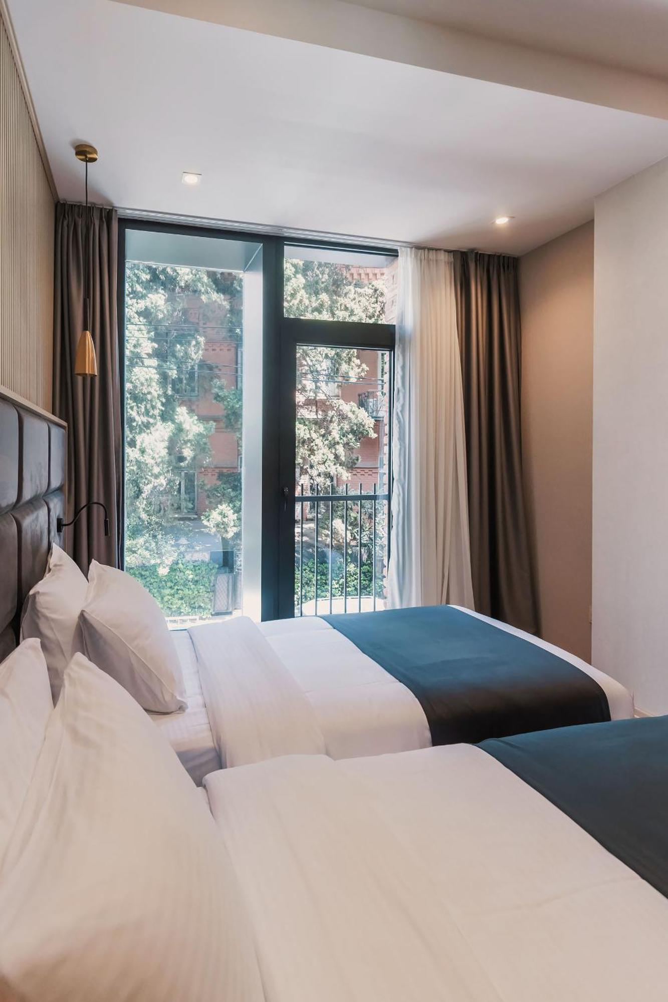 Hotel Monday By Dnt Group Tbilisi Ngoại thất bức ảnh