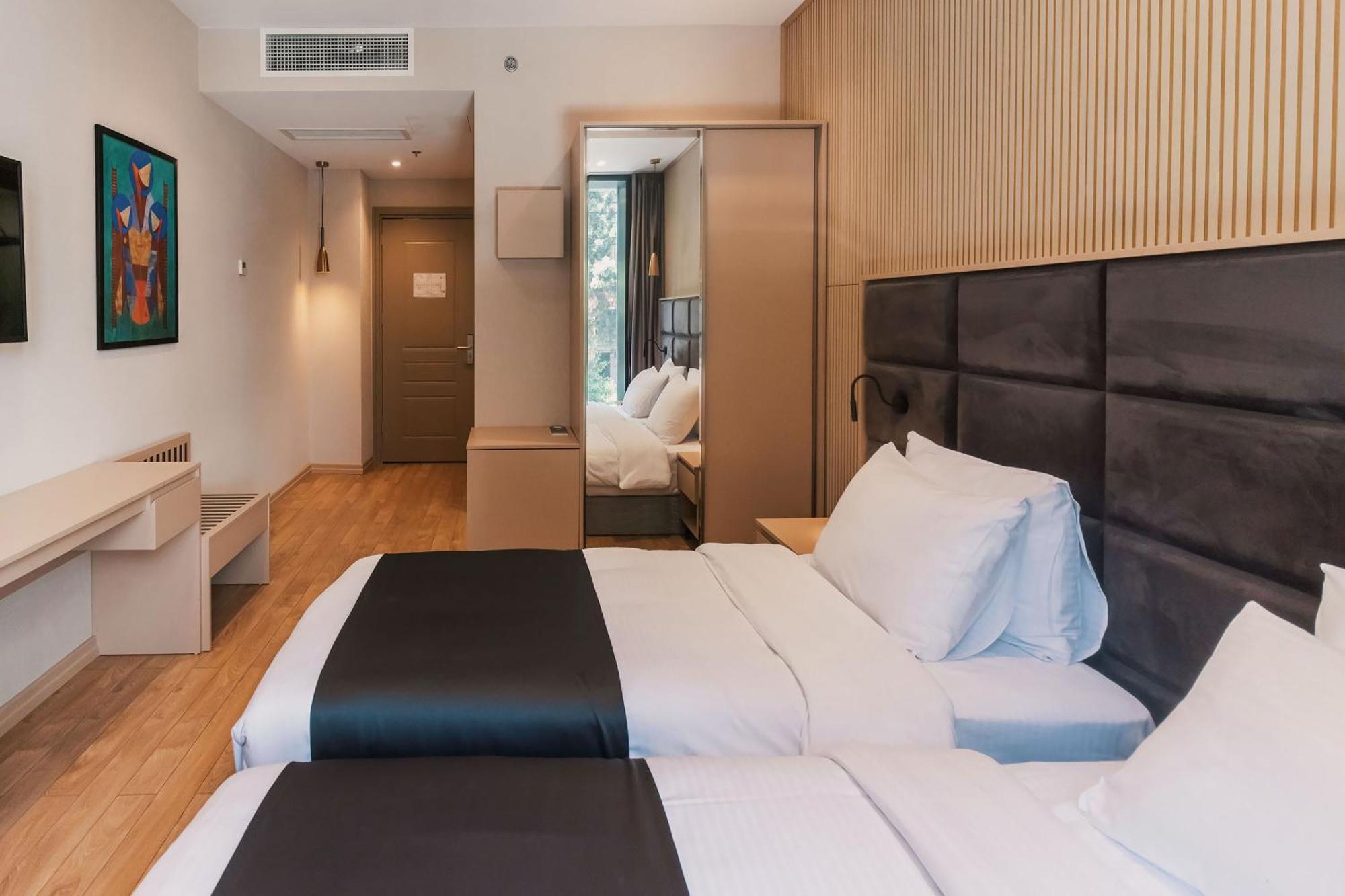 Hotel Monday By Dnt Group Tbilisi Ngoại thất bức ảnh